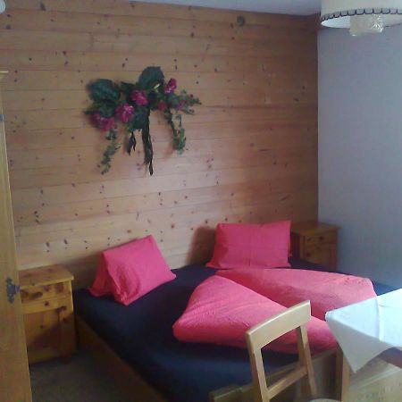 Hotel Junser Gasthausl à Tux Extérieur photo