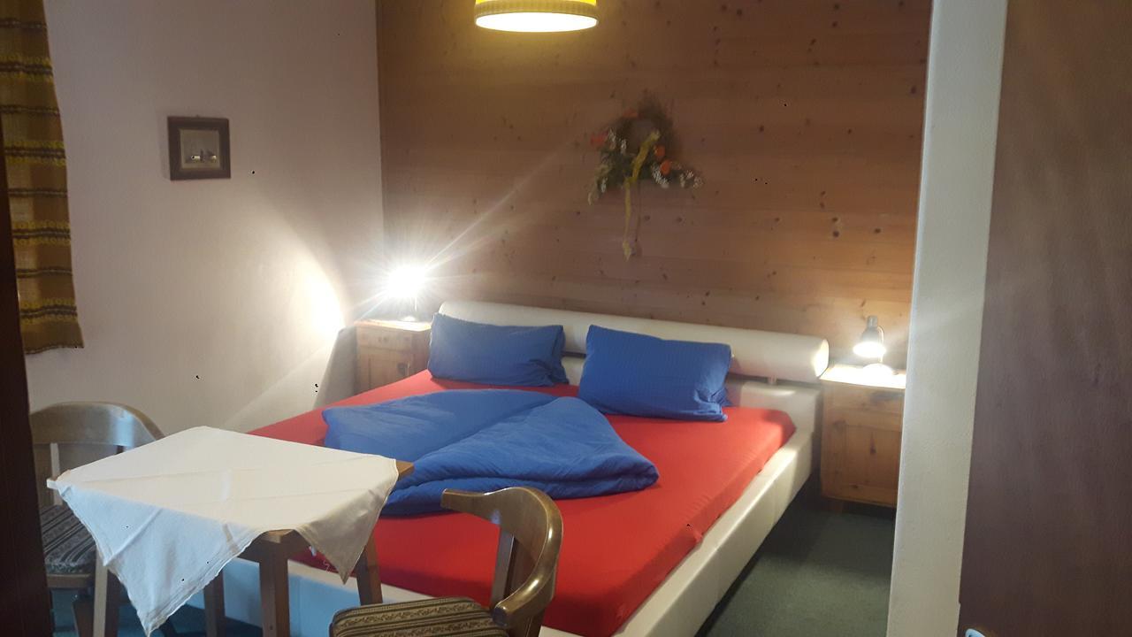 Hotel Junser Gasthausl à Tux Extérieur photo