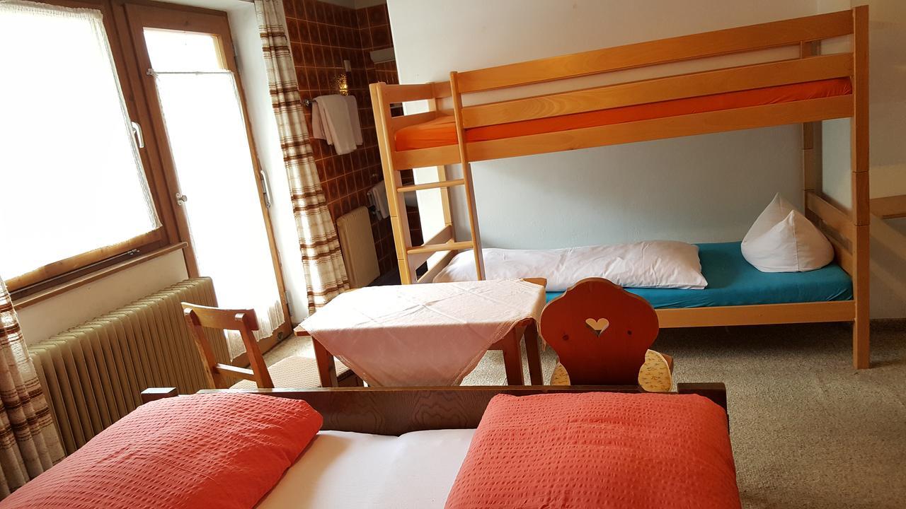 Hotel Junser Gasthausl à Tux Extérieur photo