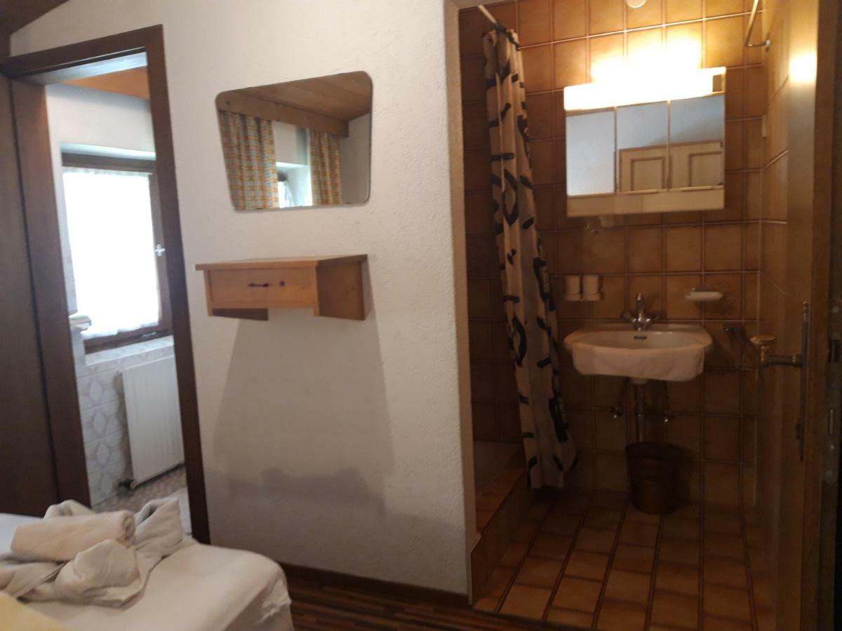 Hotel Junser Gasthausl à Tux Extérieur photo